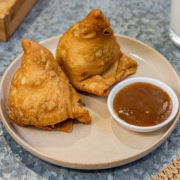 Veg Samosa (2 Pcs)